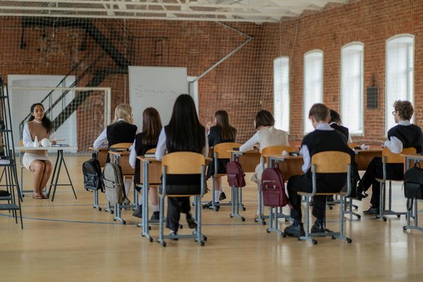 Les éléments essentiels à inclure dans votre cv pour impressionner les recruteurs